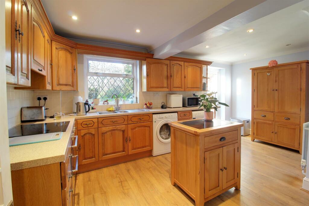 Additional property image - Peplins Way, Brookmans Park