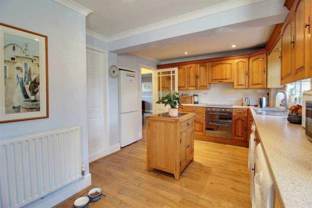Additional property image - Peplins Way, Brookmans Park