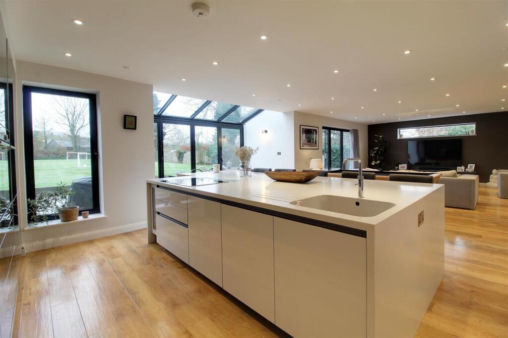 Additional property image - Mymms Drive, Brookmans Park