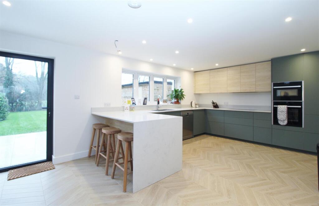 Additional property image - Peplins Way, Brookmans Park