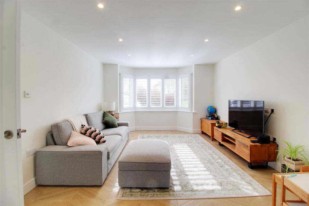 Additional property image - Peplins Way, Brookmans Park