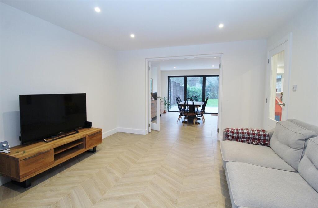 Additional property image - Peplins Way, Brookmans Park