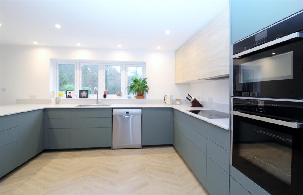 Additional property image - Peplins Way, Brookmans Park