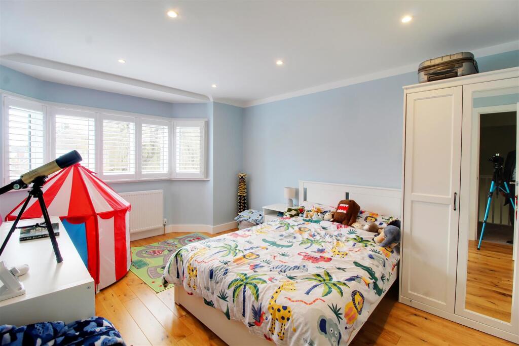 Additional property image - Peplins Way, Brookmans Park