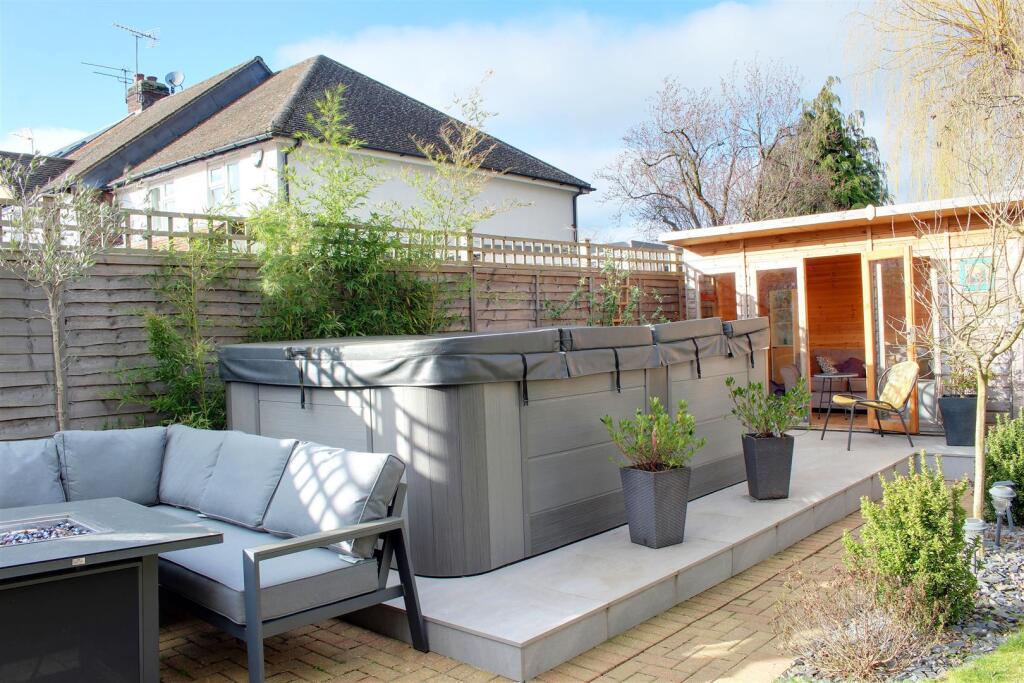 Additional property image - Bradmore Way, Brookmans Park