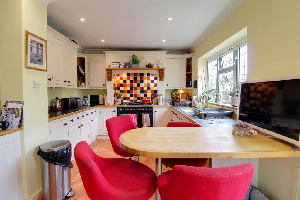 Main image of property: Dugdale Hill Lane, Potters Bar