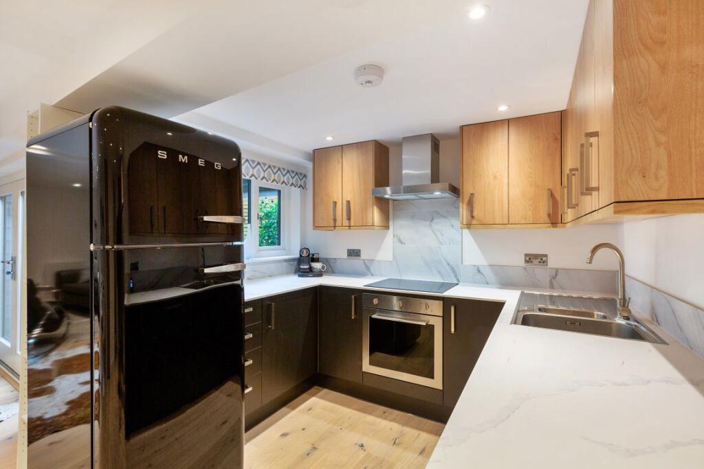 Main image of property: London Road, Sevenoaks TN13 1AS