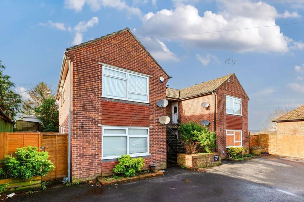 Main image of property: Greatness Lane, Sevenoaks TN14 5BD
