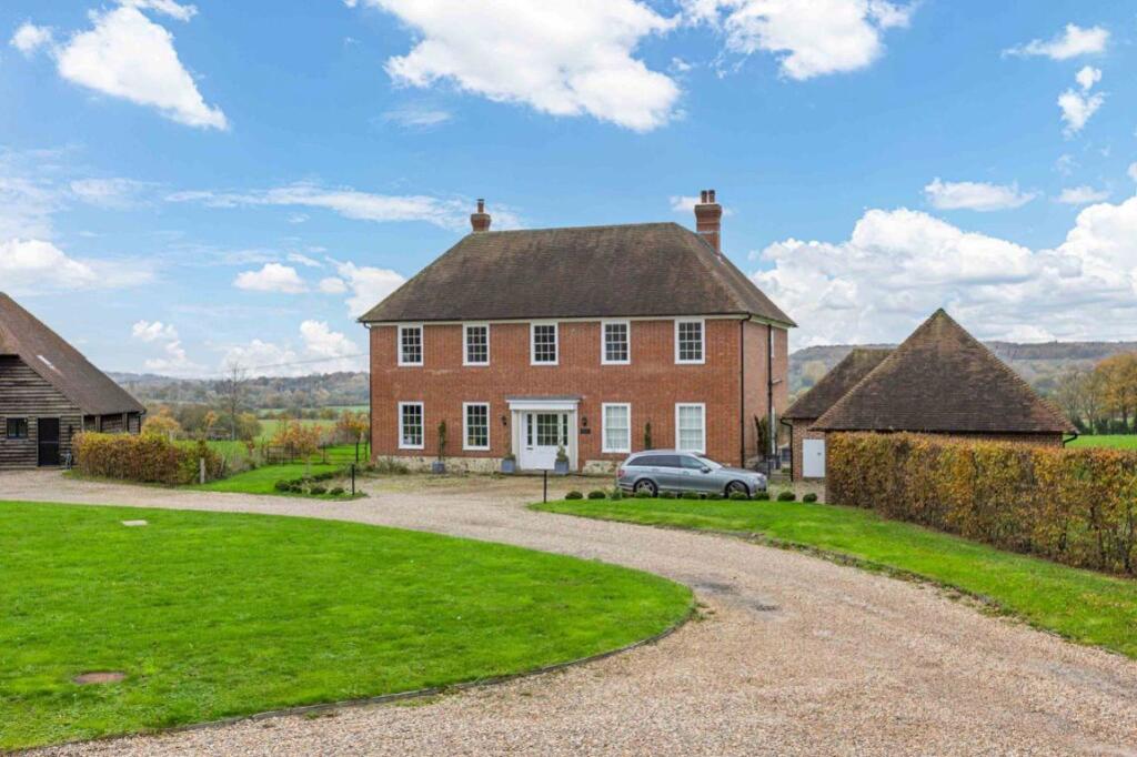 Main image of property: Kemsing Road, Sevenoaks TN15 6NN