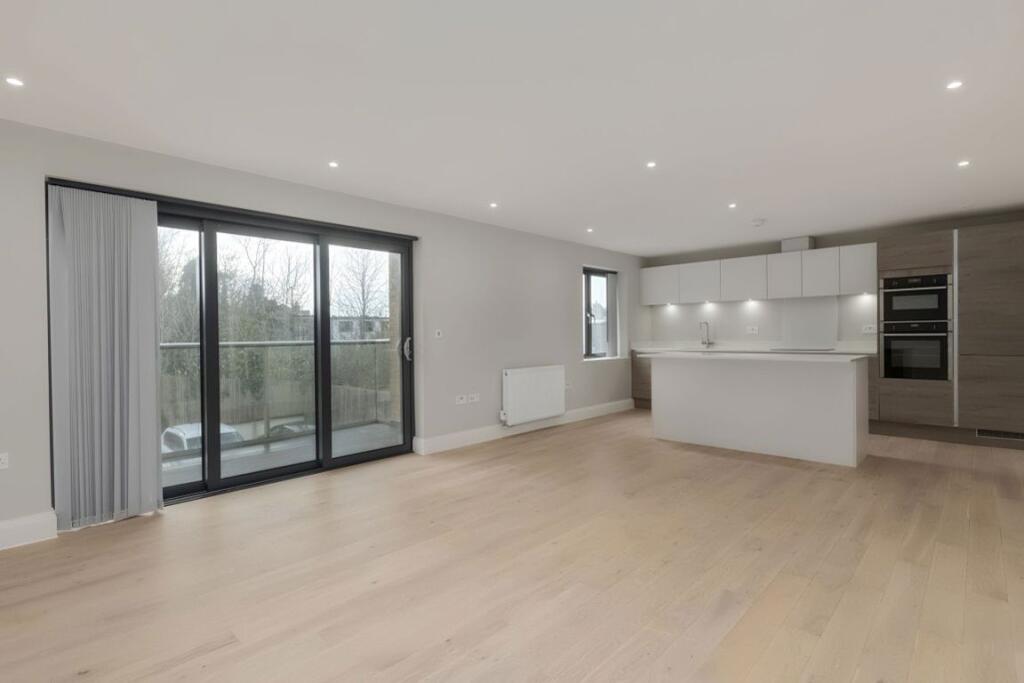 Main image of property: Grove Hill Road, Tunbridge Wells TN1 1RZ