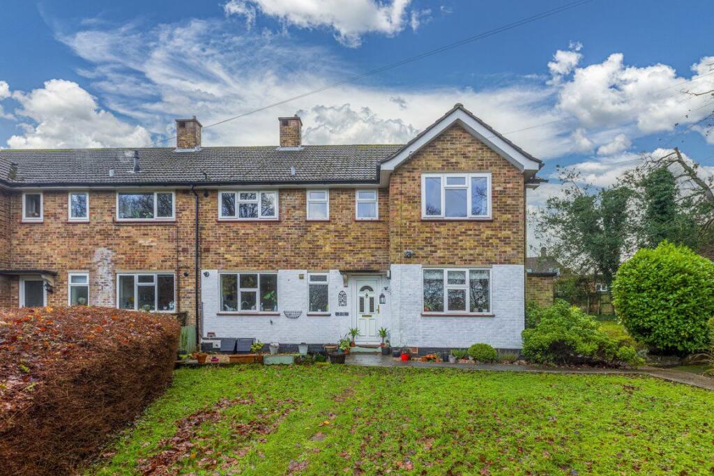 Main image of property: Oak Lane, Sevenoaks, TN13 1UA