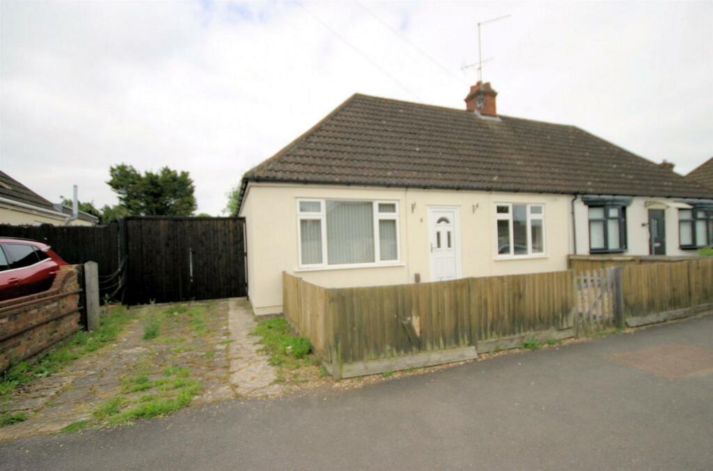 2 bedroom semidetached house for sale in Leagrave, LU4