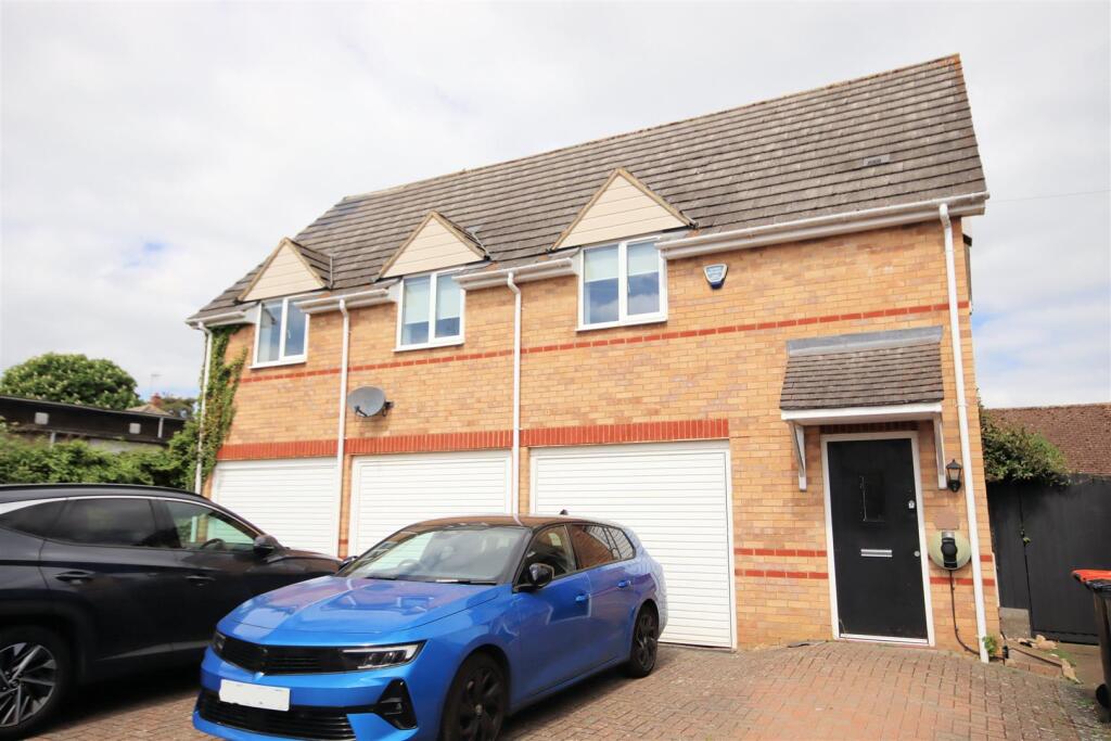 Main image of property: Luton Road, Toddington, Dunstable