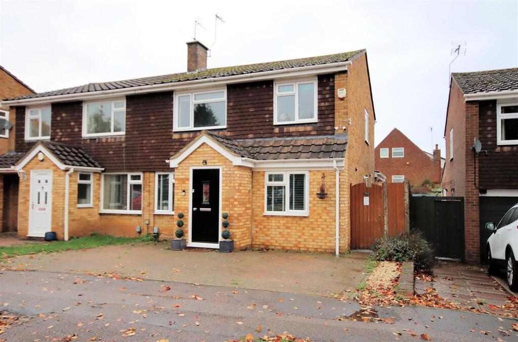 Main image of property: Meadow Road, Toddington, Dunstable