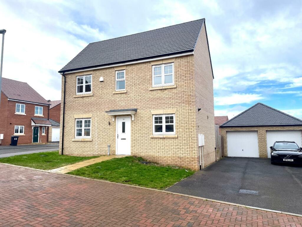 4 bedroom detached house for sale in Harvester Way, Buckingham Fields
