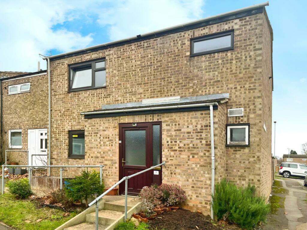 5 bedroom end of terrace house for sale in Redruth Close, Delapre