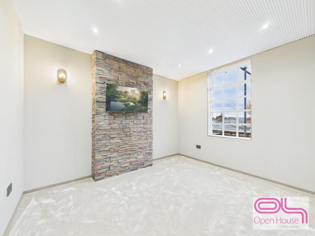 Main image of property: Great Avenham Street, Preston