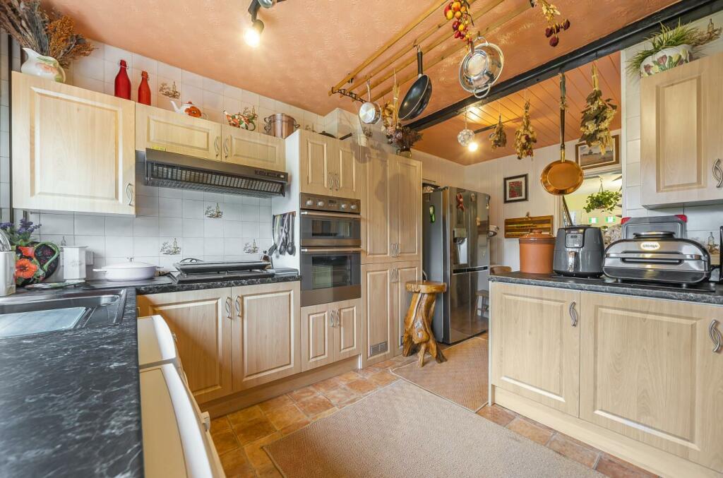 Additional property image - Melrose Avenue, The Ridge, Yate