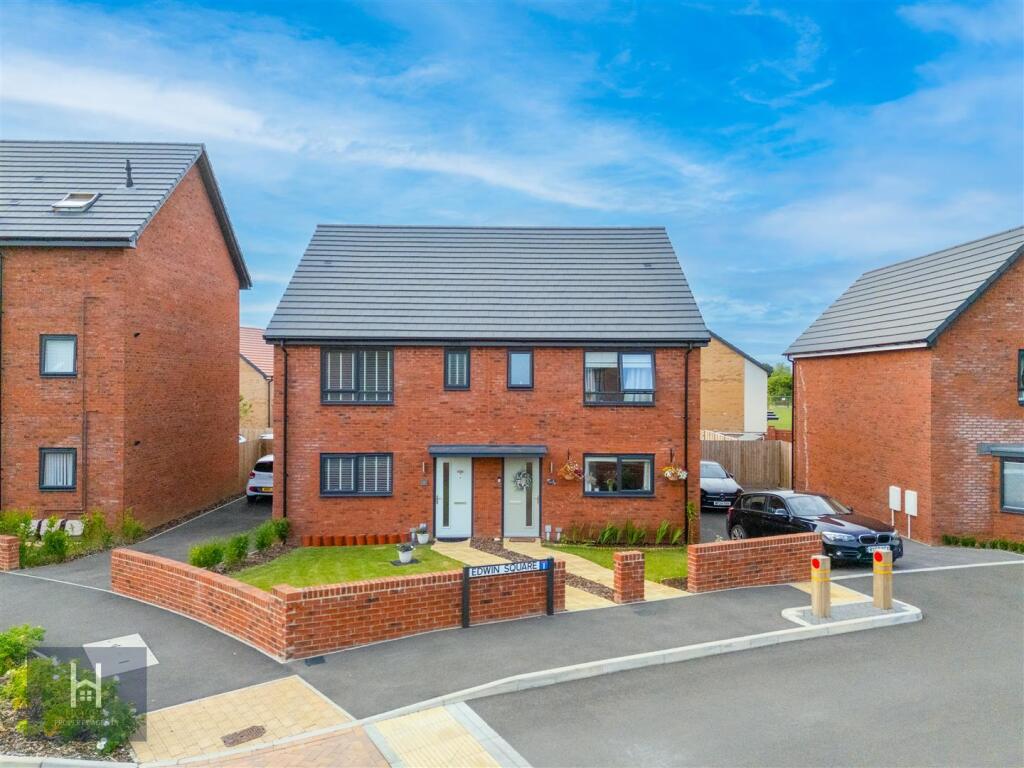 Main image of property: Edwin Square, Yate
