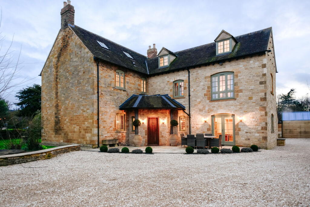 Main image of property: Draycott, Moreton-in-marsh, GL56 9LQ