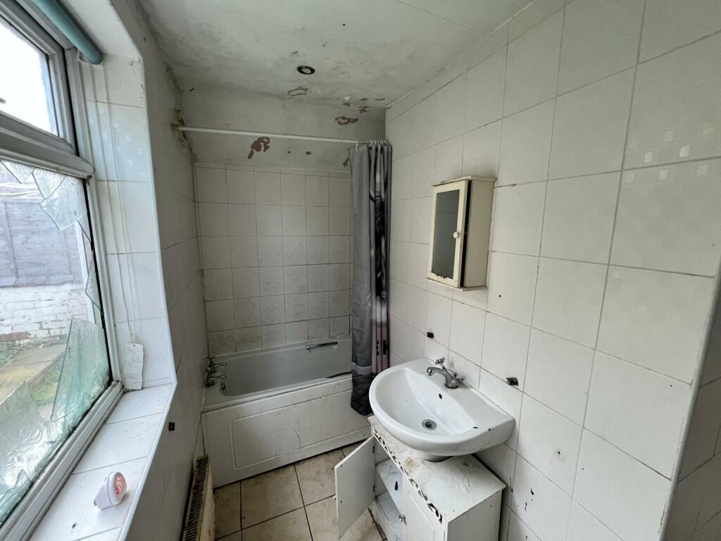 Additional property image - Ashes Road, Oldbury, B69
