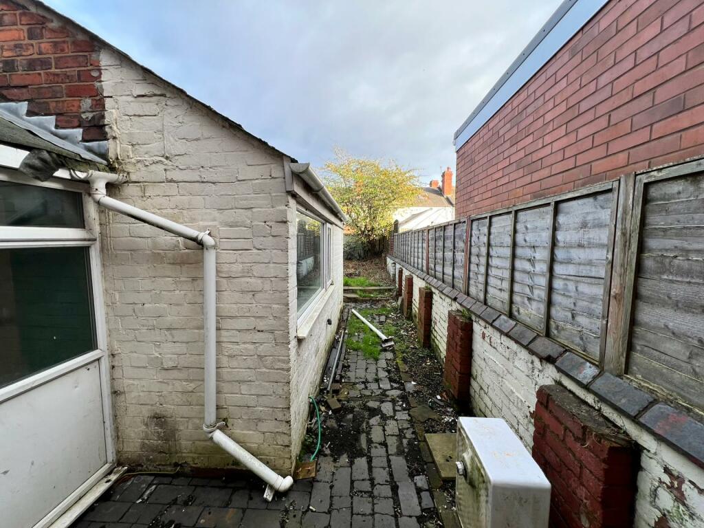 Additional property image - Ashes Road, Oldbury, B69