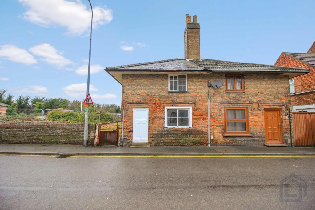 Main image of property: 14, South Street,, Alford,, LN13 9AQ