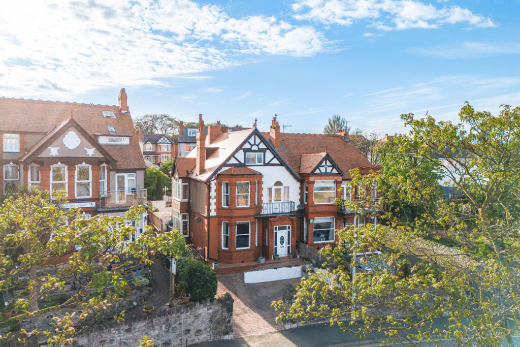 6 bedroom character property for sale in Cayley Promenade, Colwyn Bay, LL28
