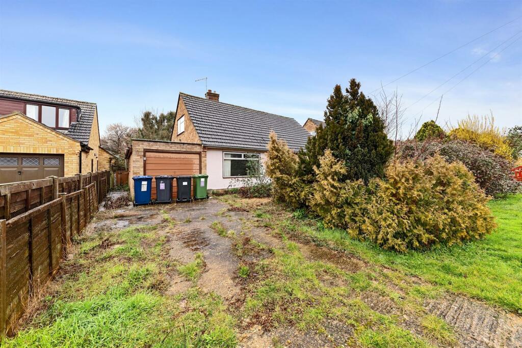 2 bedroom detached house for sale in Ramsey Road, St. Ives, PE27