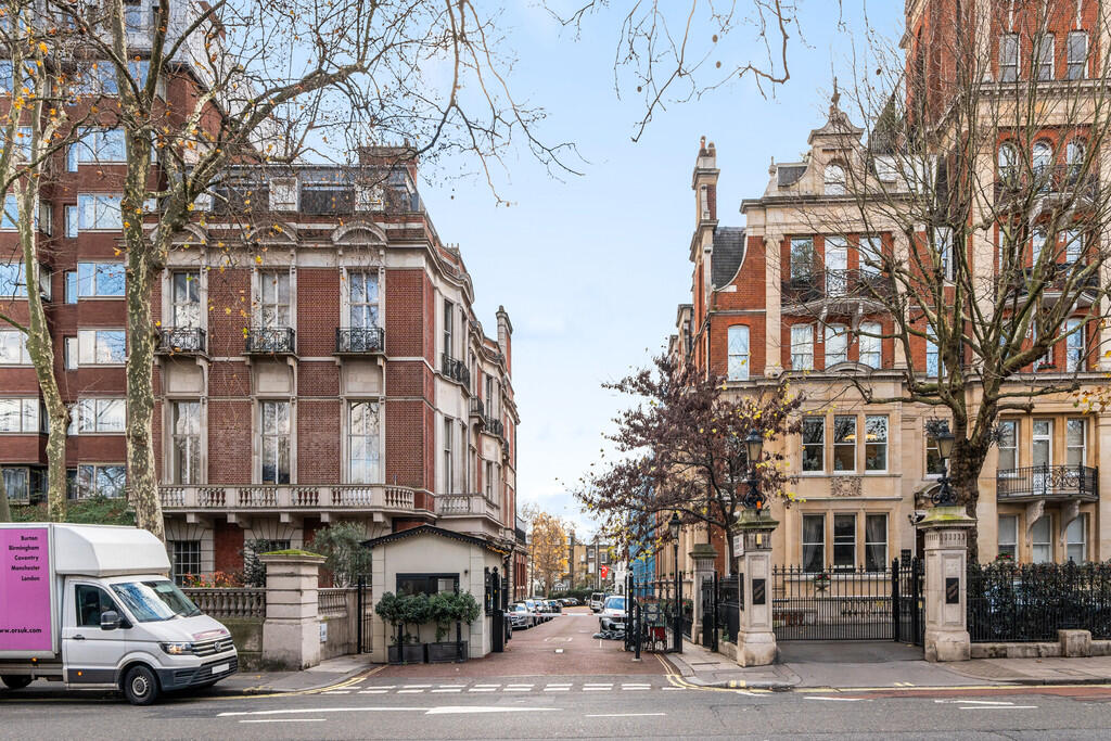 Main image of property: Rutland Court, Knightsbridge