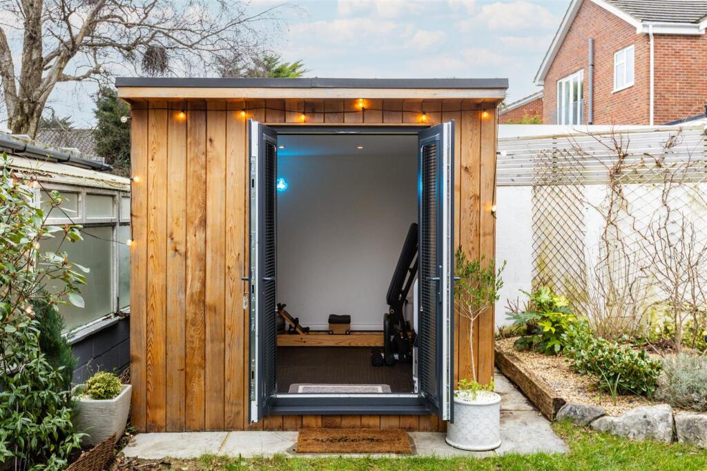 Additional property image - Woodlands, Hove