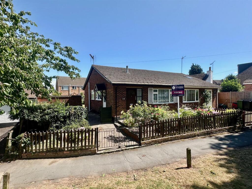 Main image of property: Murcott Road East, Whitnash
