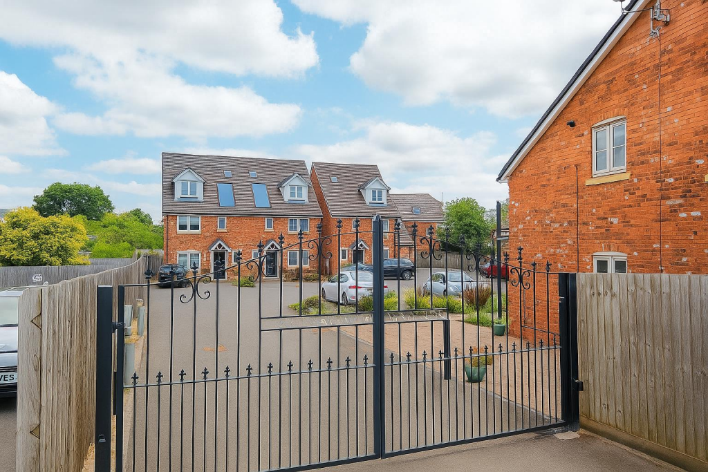 Main image of property: Warwick Road, Kenilworth