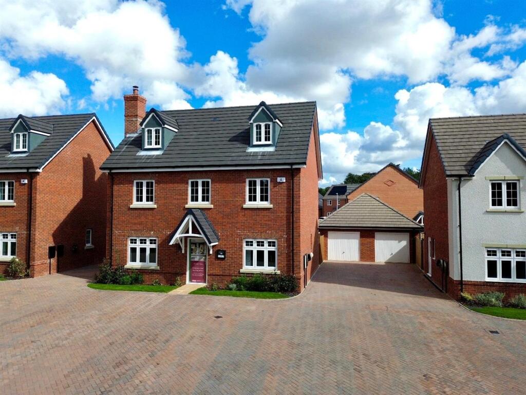 Main image of property: Edwin Gee Road, Kenilworth, CV8 2RJ