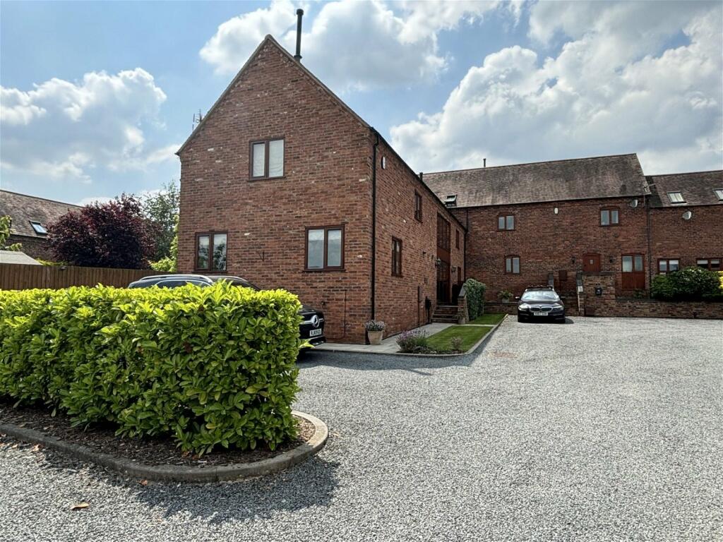 4 bedroom barn conversion for sale in DUNSLEY HALL FARM BARNS, Kinver