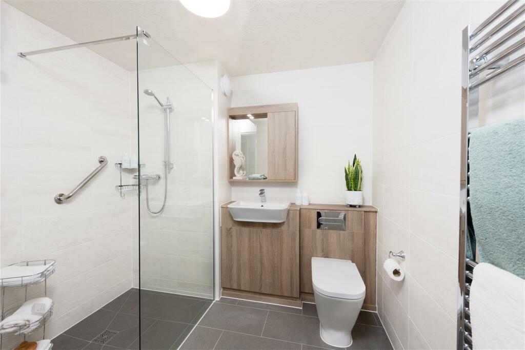 Additional property image - Edinburgh Lodge, Station Road, Orpington