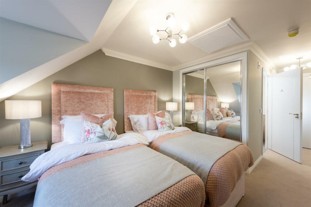 Additional property image - Edinburgh Lodge, Station Road, Orpington