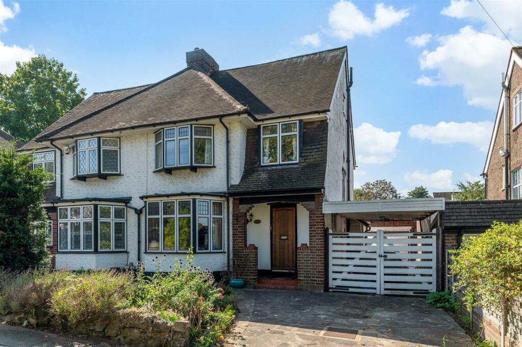 3 bedroom semidetached house for sale in Spur Road, Orpington, BR6