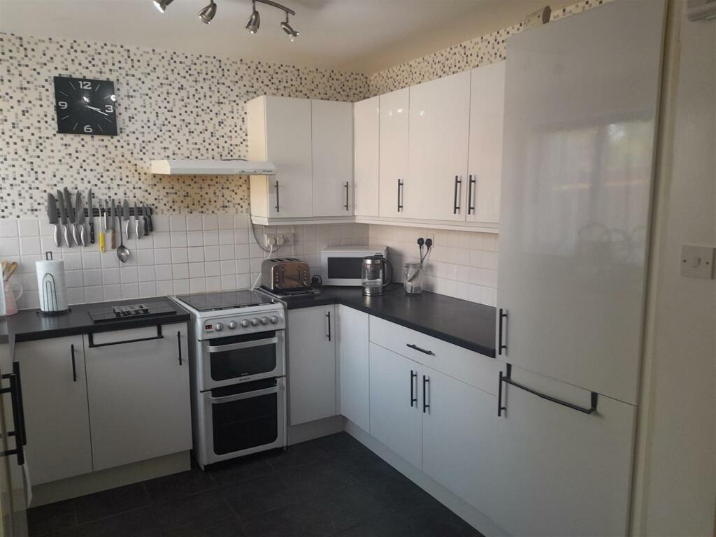 Additional property image - Lamberhurst Close, Orpington
