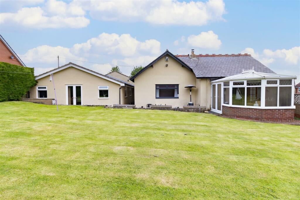 3 bedroom bungalow for sale in Glossop Street, High Spen, Rowlands Gill