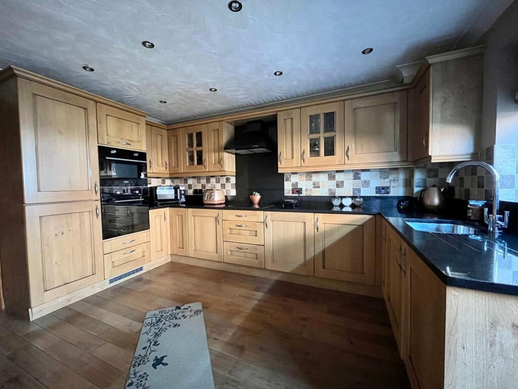 Additional property image - Wyndmill Crescent, West Bromwich, B71