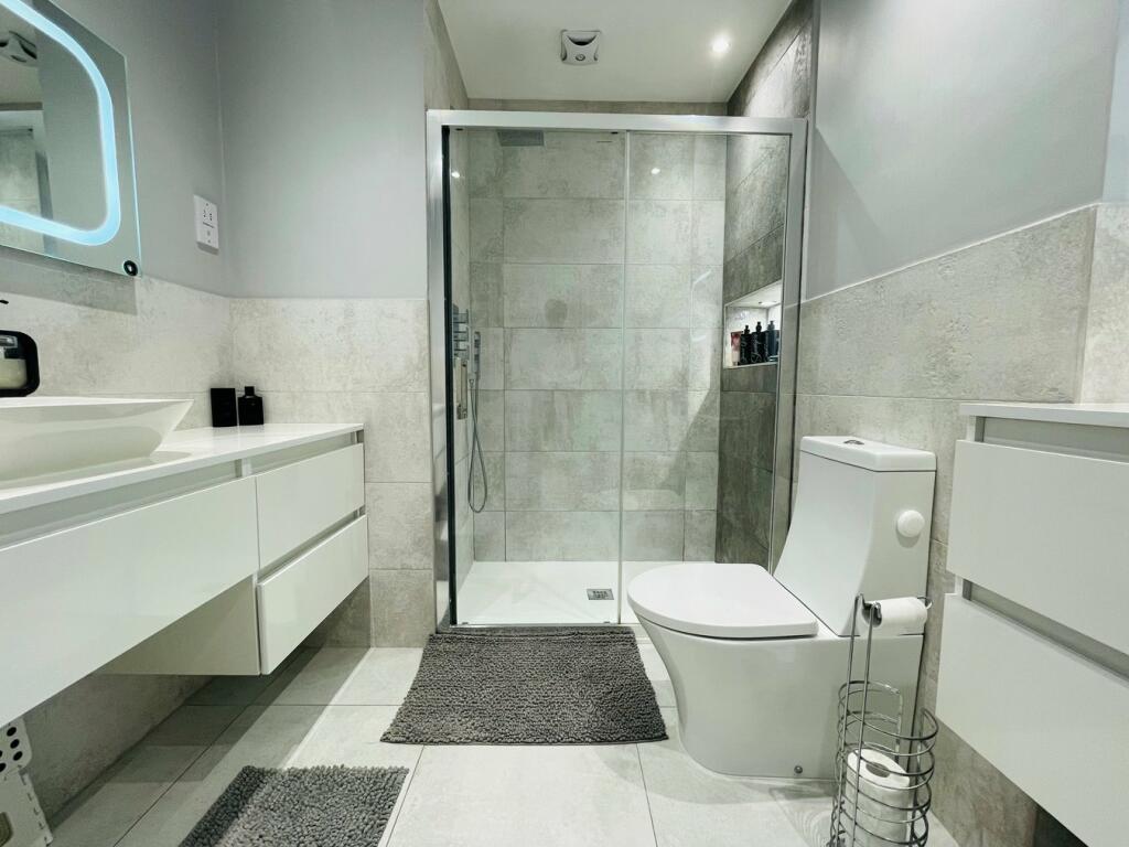 Additional property image - Pennyhill Lane, West Bromwich, B71