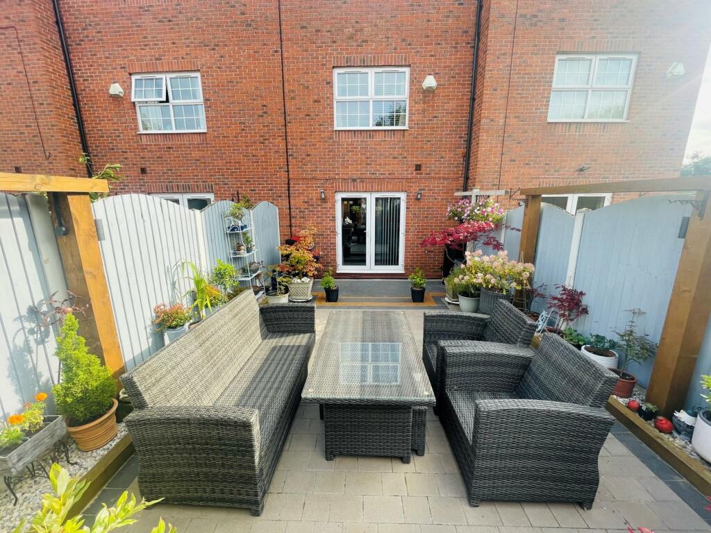 Additional property image - Pennyhill Lane, West Bromwich, B71