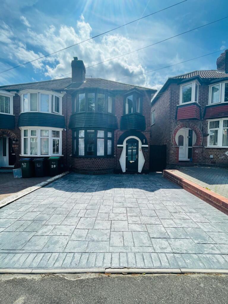 Main image of property: The Broadway, West Bromwich, B71