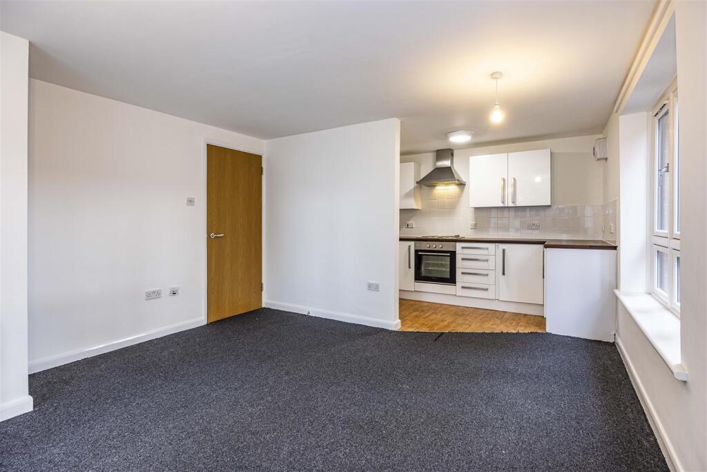 Main image of property: Chardlace Walk, Nottingham