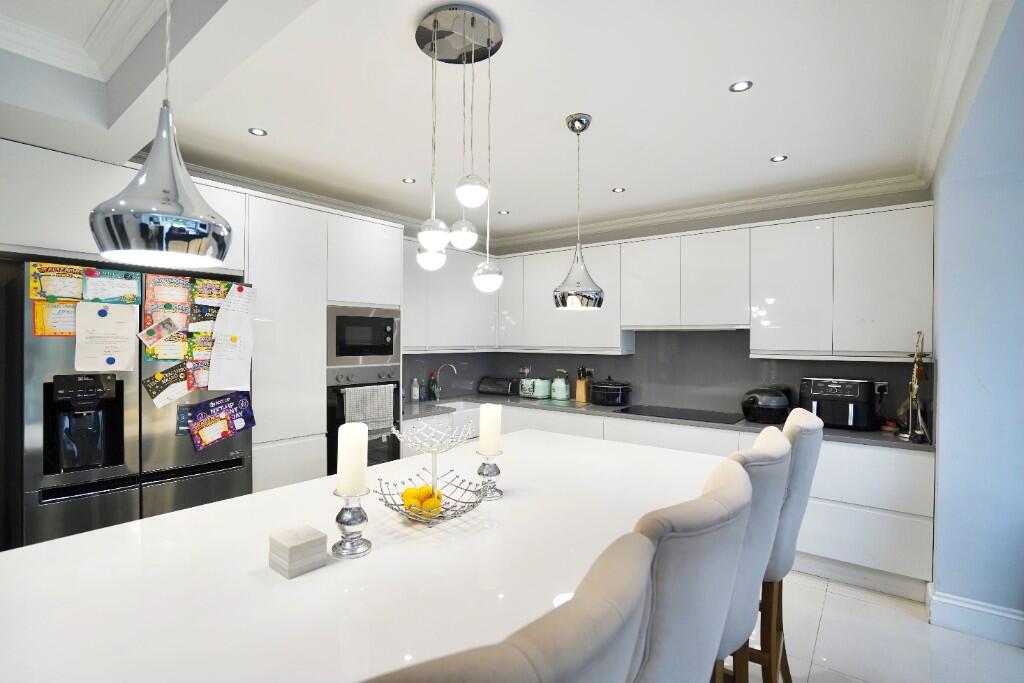 Additional property image - Napsbury Lane, St. Albans, Hertfordshire, AL1