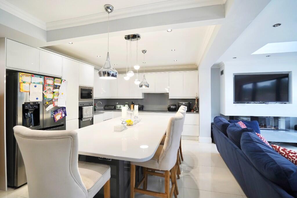 Additional property image - Napsbury Lane, St. Albans, Hertfordshire, AL1