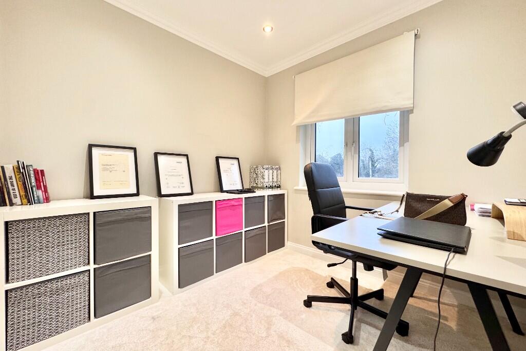 Additional property image - Napsbury Lane, St. Albans, Hertfordshire, AL1