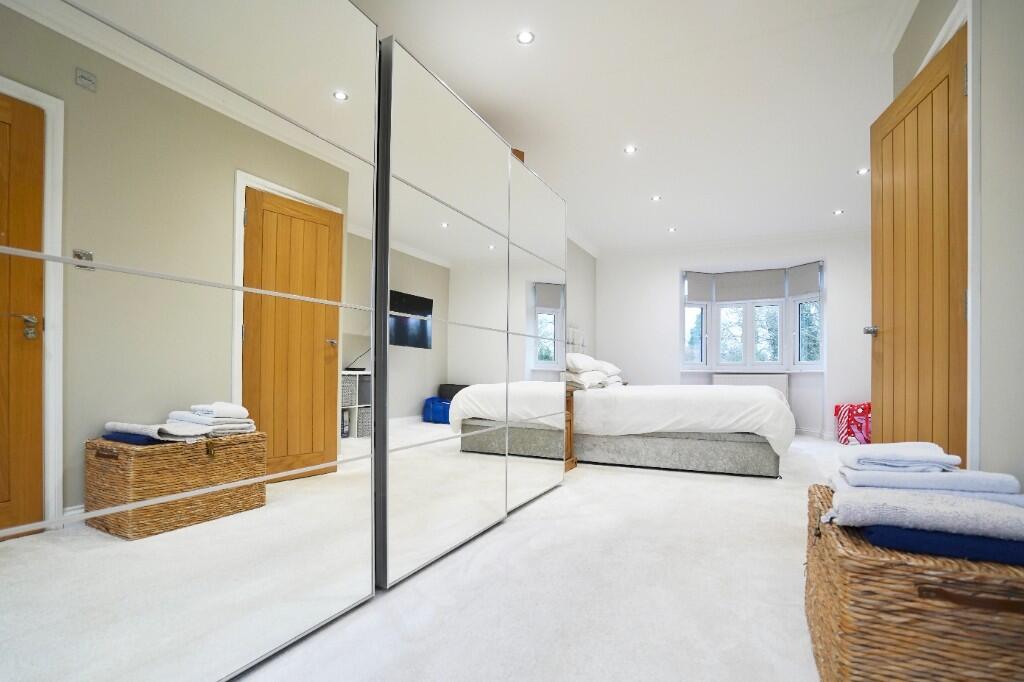 Additional property image - Napsbury Lane, St. Albans, Hertfordshire, AL1
