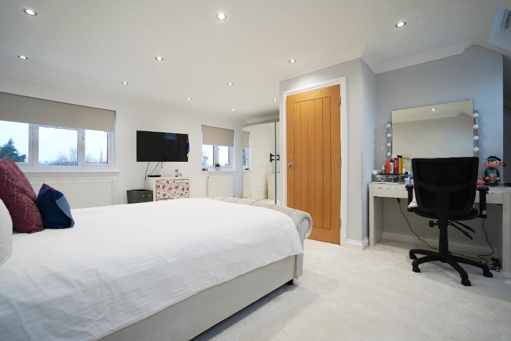 Additional property image - Napsbury Lane, St. Albans, Hertfordshire, AL1
